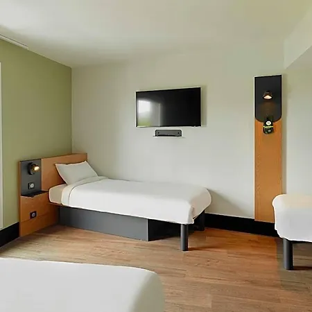 Hotel Paris Noisy-le-sec 3*